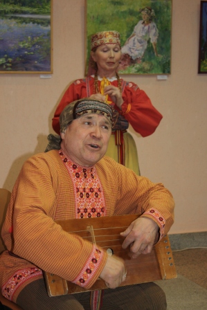 На открытии звучали песни... (народный артист Республики Коми Михаил Бурдин)